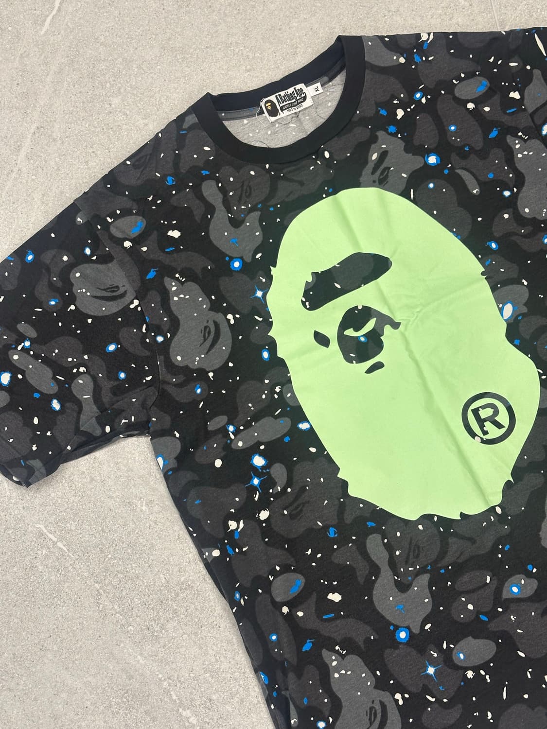 (XL) 베이프 스페이스 카모 티셔츠 상품이미지1