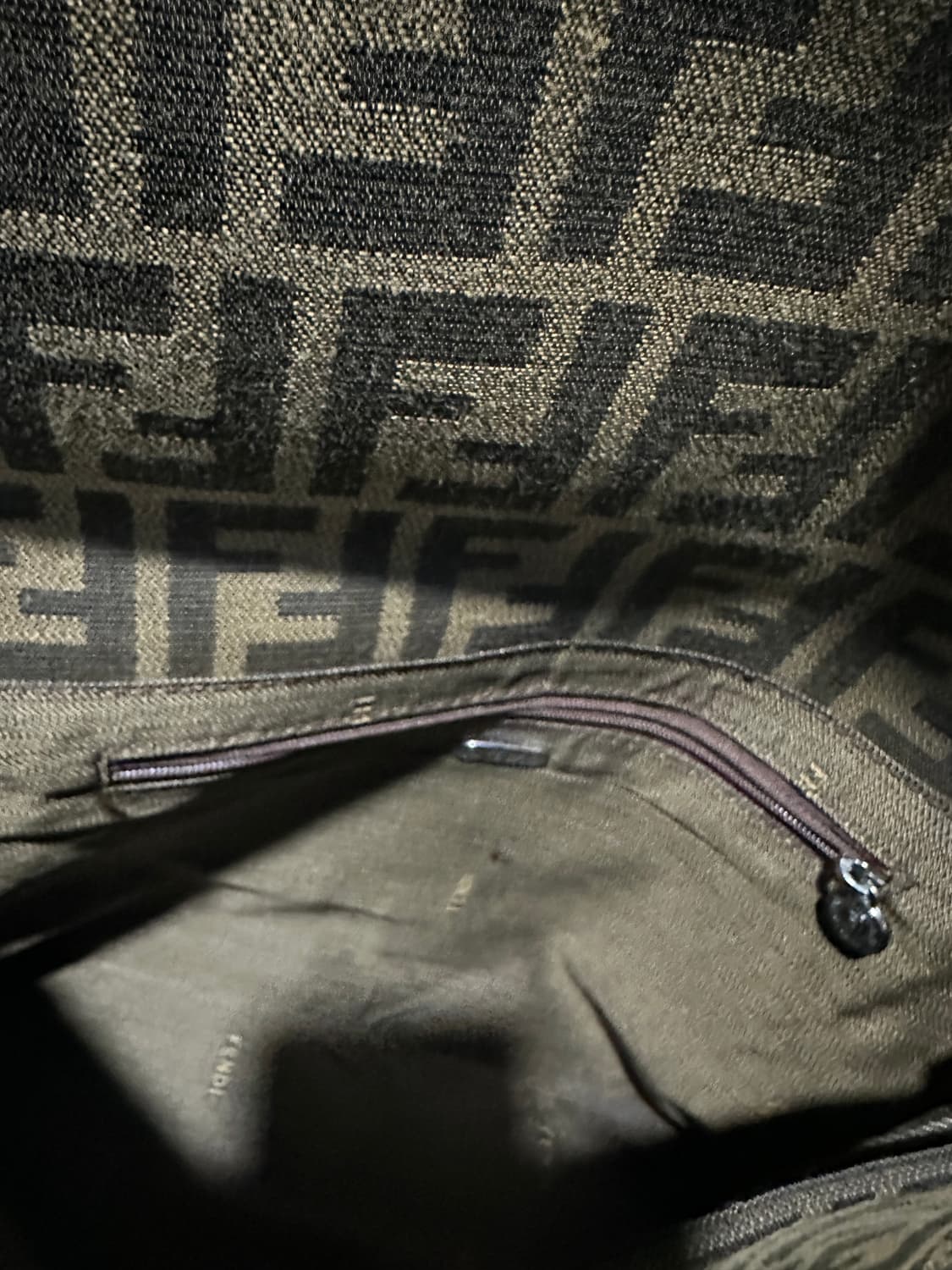 펜디 주카 바게트백 상품이미지4