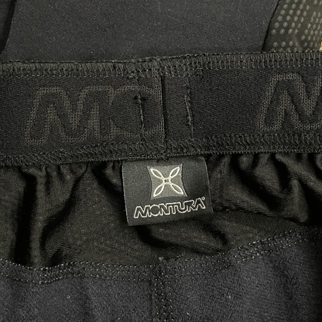 [정품/M] 몬츄라 검정색 트레이닝 바지 b14 상품이미지5