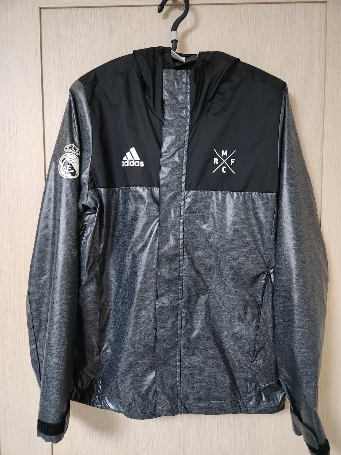 아디다스 레알 마드리드 유광 레인자켓 바람막이 사이즈100 상품이미지1
