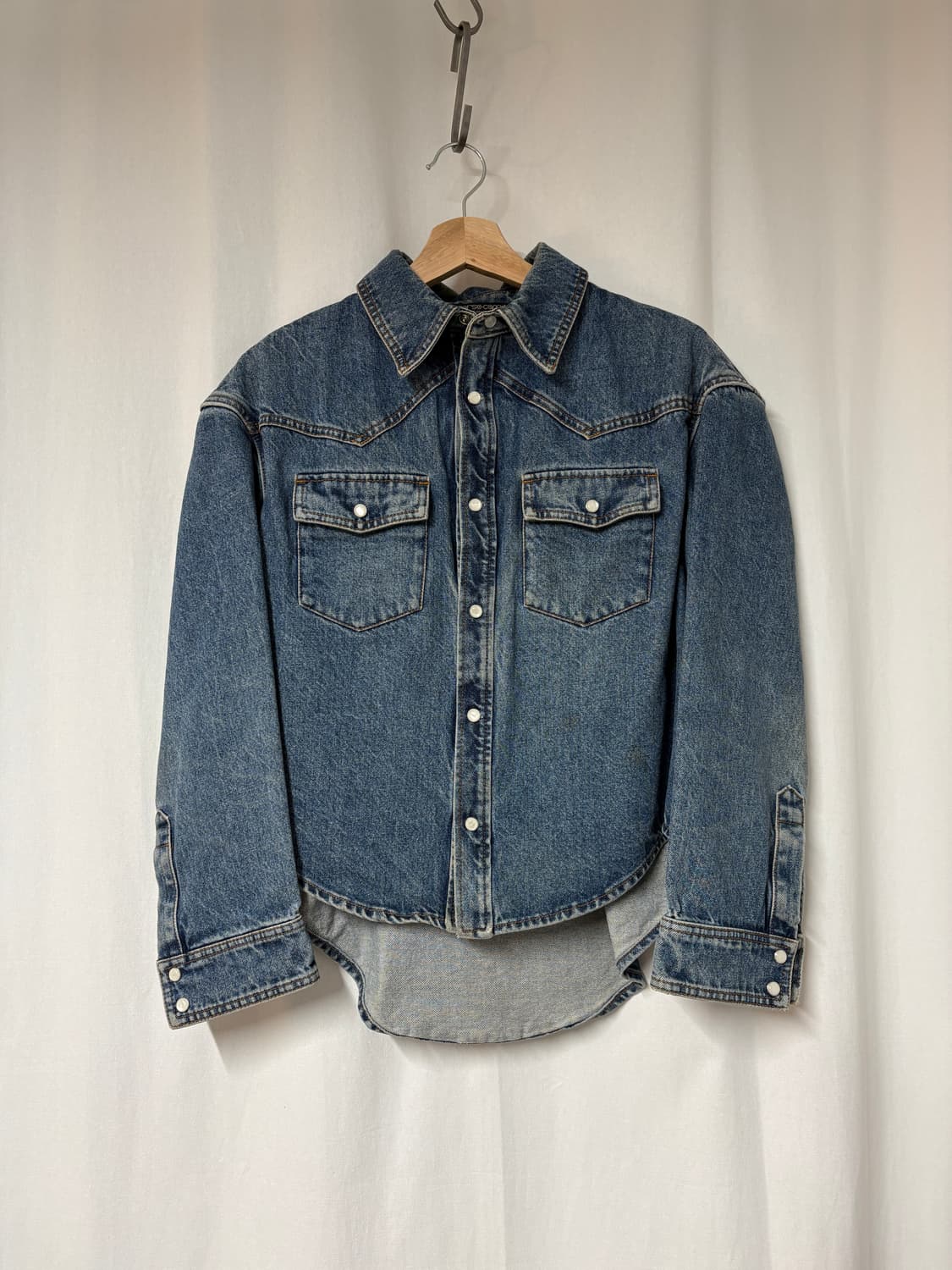 발렌시아가 16fw 크롭 데님 웨스턴 오버셔츠 상품이미지1