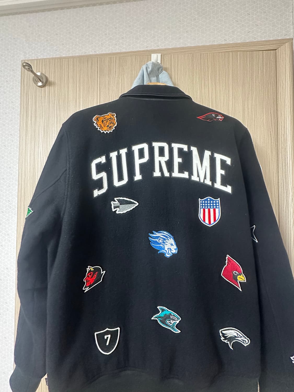 슈프림 바시티 자켓 상품이미지3