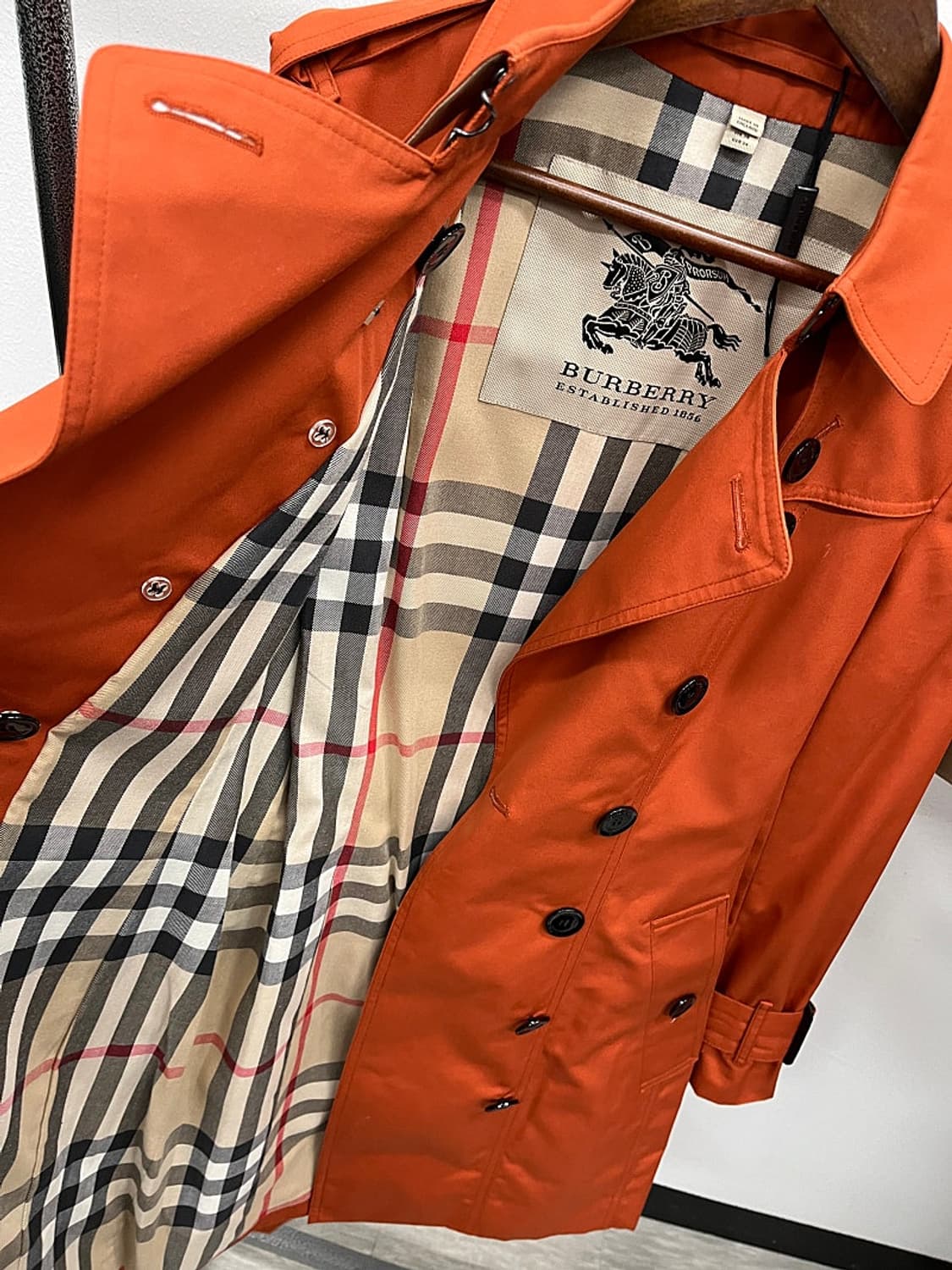 여) 버버리 오렌지 트렌치코트 상품이미지4