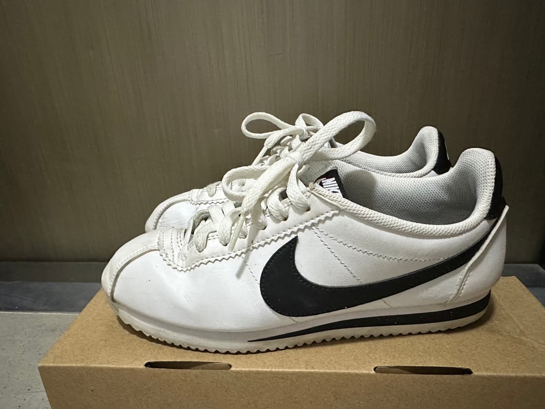 나이키 코르테즈 여성 화이트 블랙 240사이즈 상품이미지2