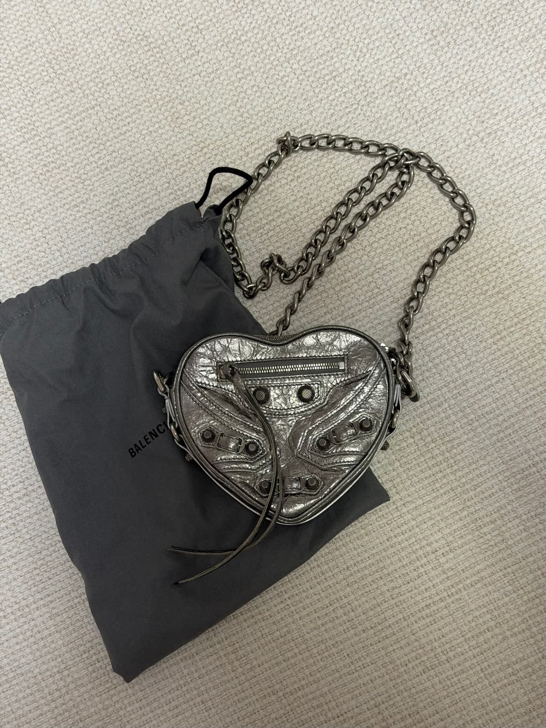 발렌시아가 하트백 실버 상품이미지3