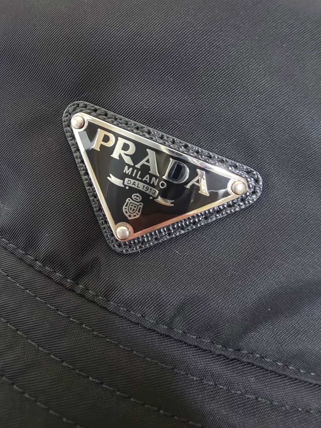 프라다 리나일론 버킷햇 상품이미지3