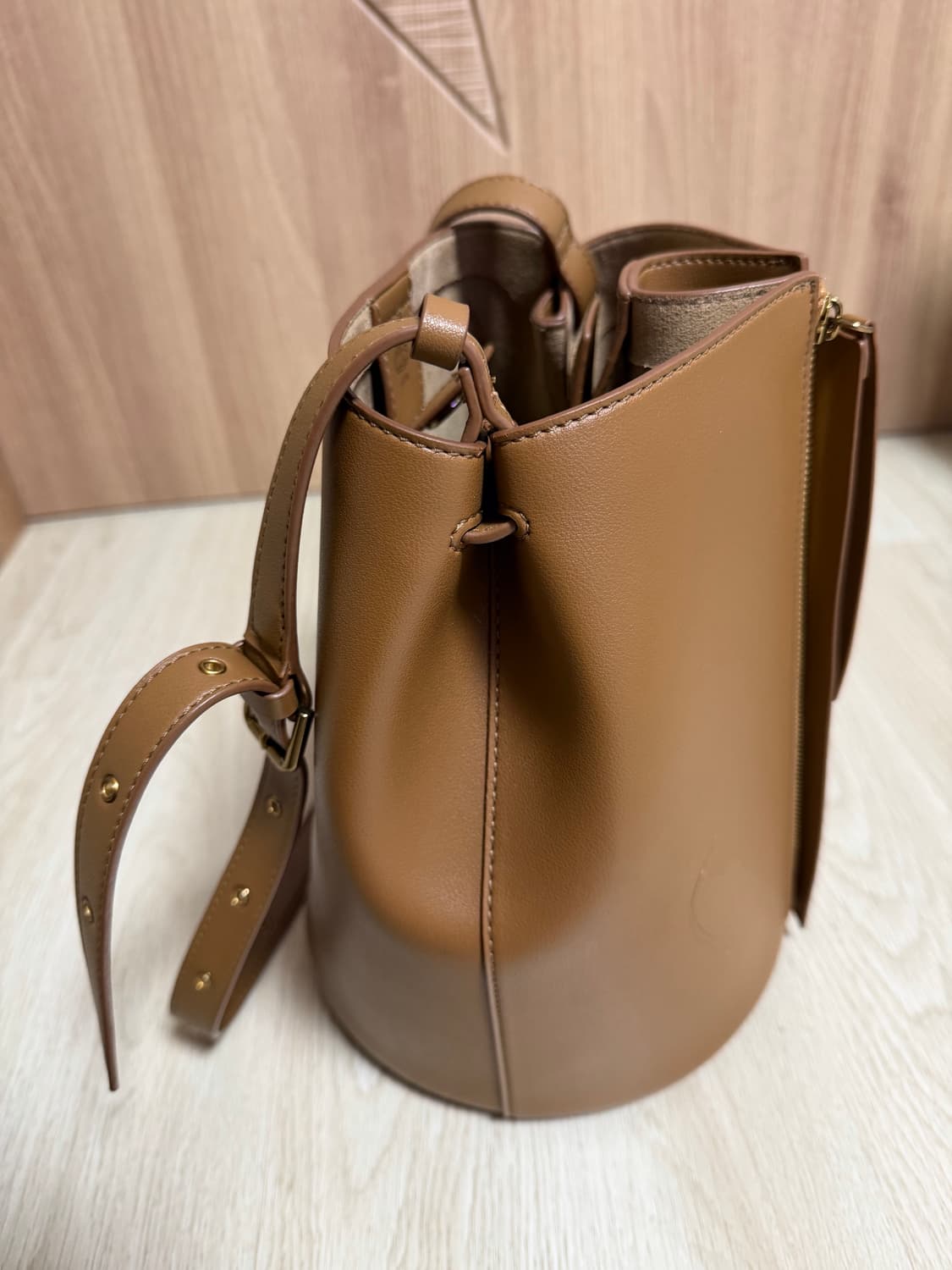 덱케 브라운 숄더백 하프백 상품이미지3