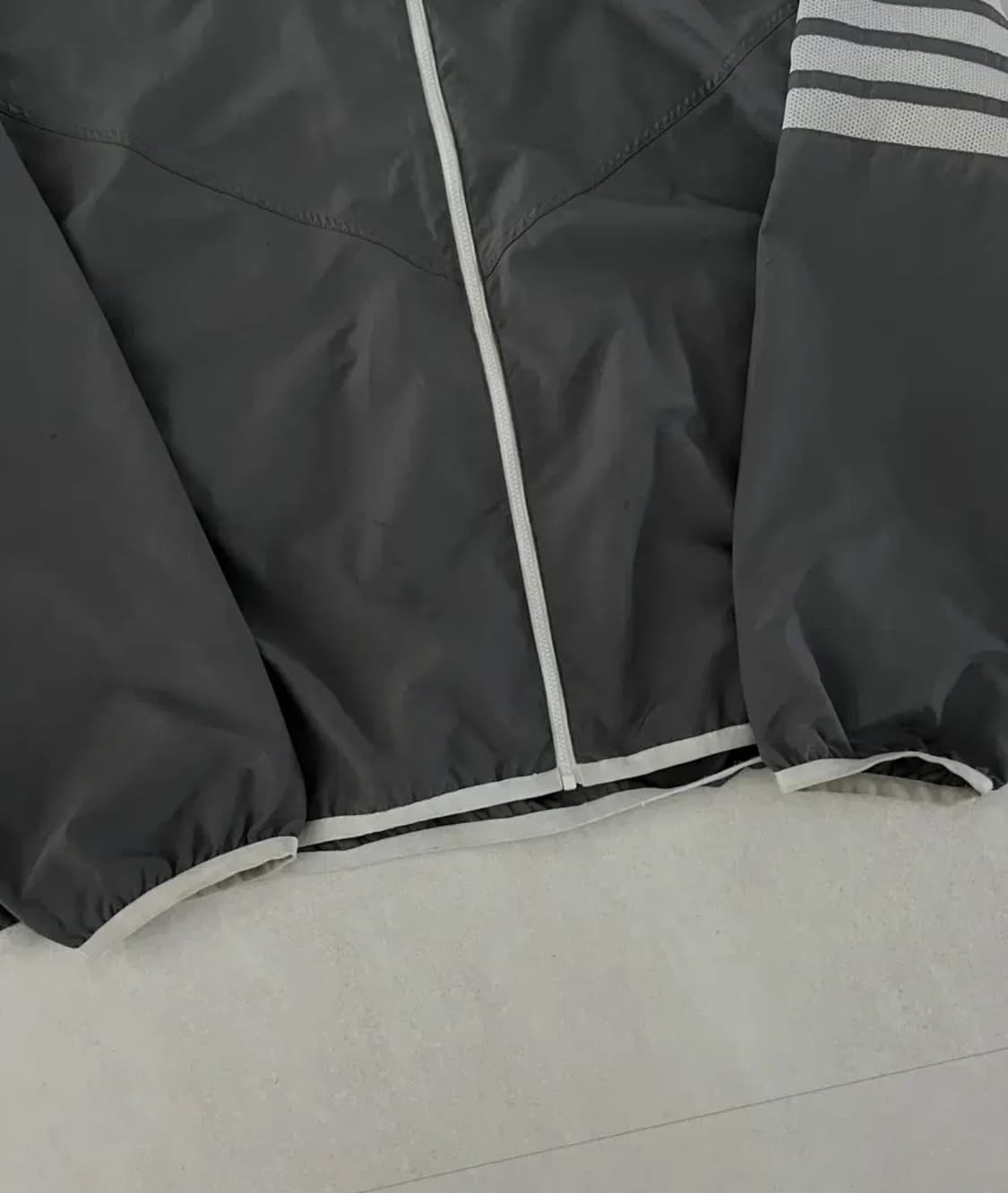 톰브라운 바람막이 상품이미지2