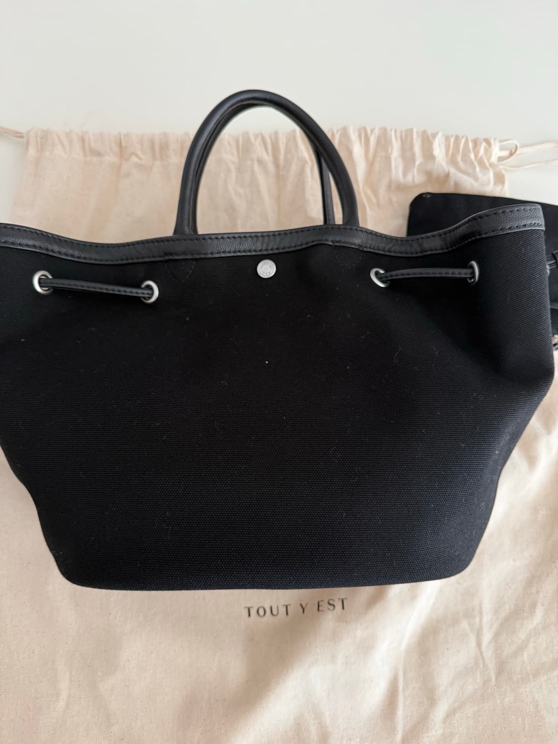 투티에 로키백 스몰 블랙 상품이미지1