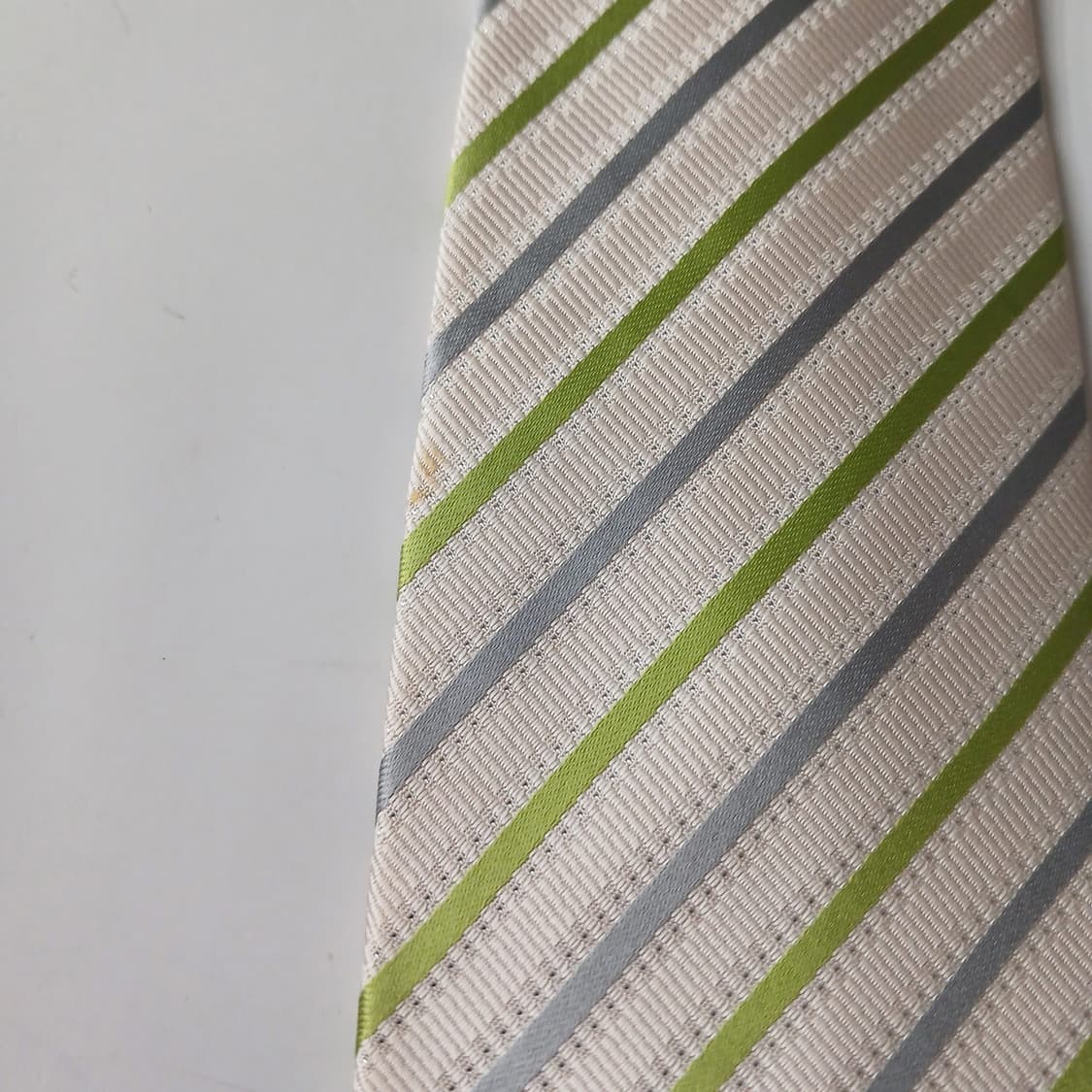 아쿠아스큐텀 실크 스트라이프 넥타이 9.3cm A등급 A19123
 상품이미지7