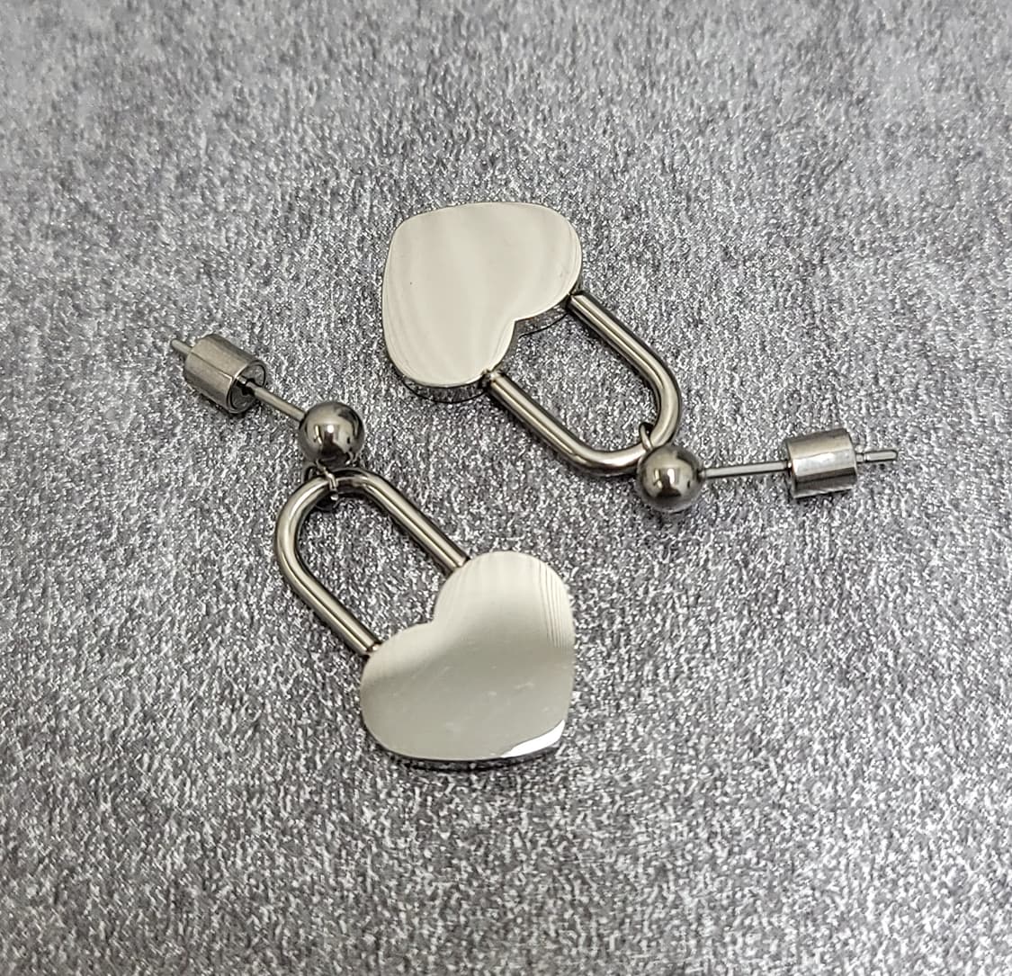 heart earrings 상품이미지1