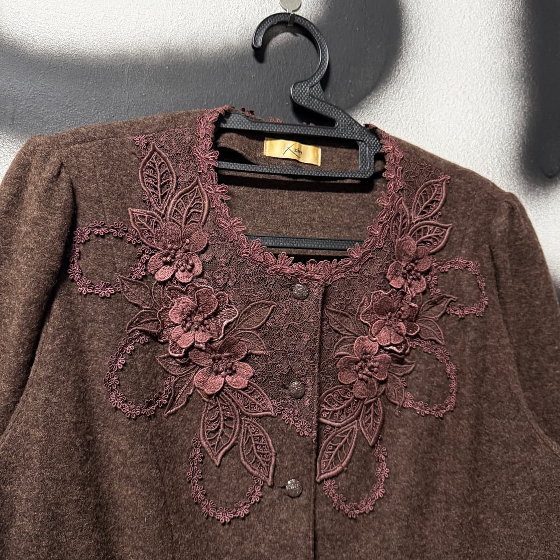 VTG 빈티지 울 혼방 자수 코사지 디테일 딥브라운 니트 자켓 상품이미지3