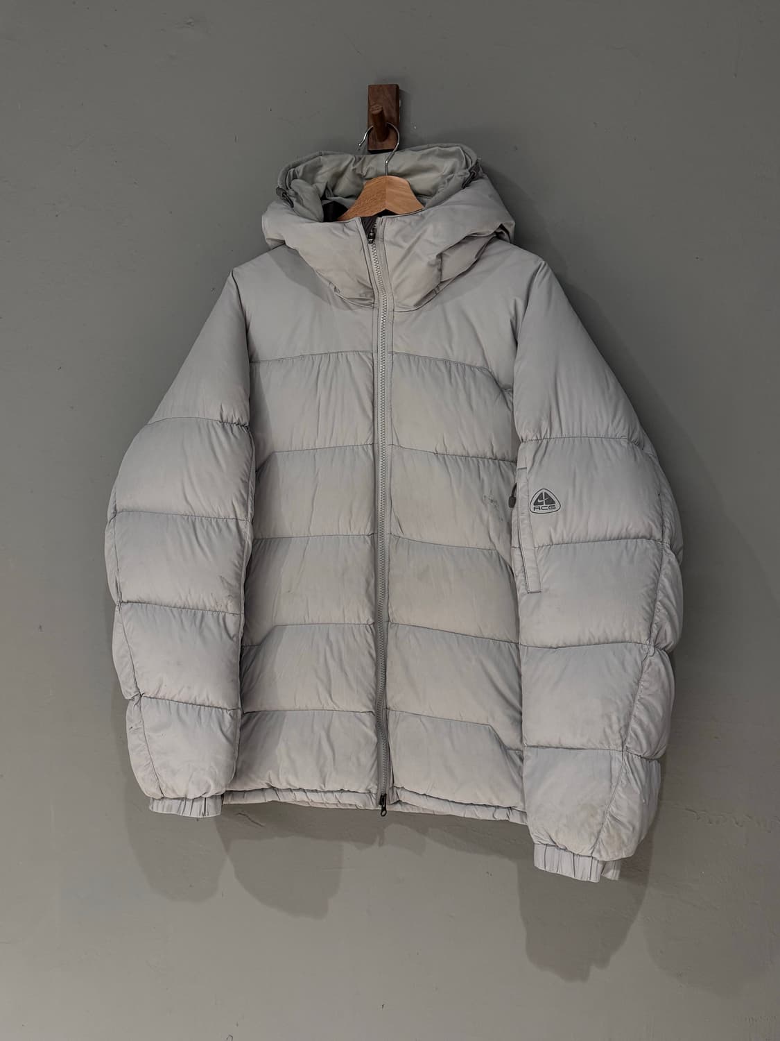 나이키 ACG 실버그레이 투웨이 구스다운 푸퍼 패딩 상품이미지1