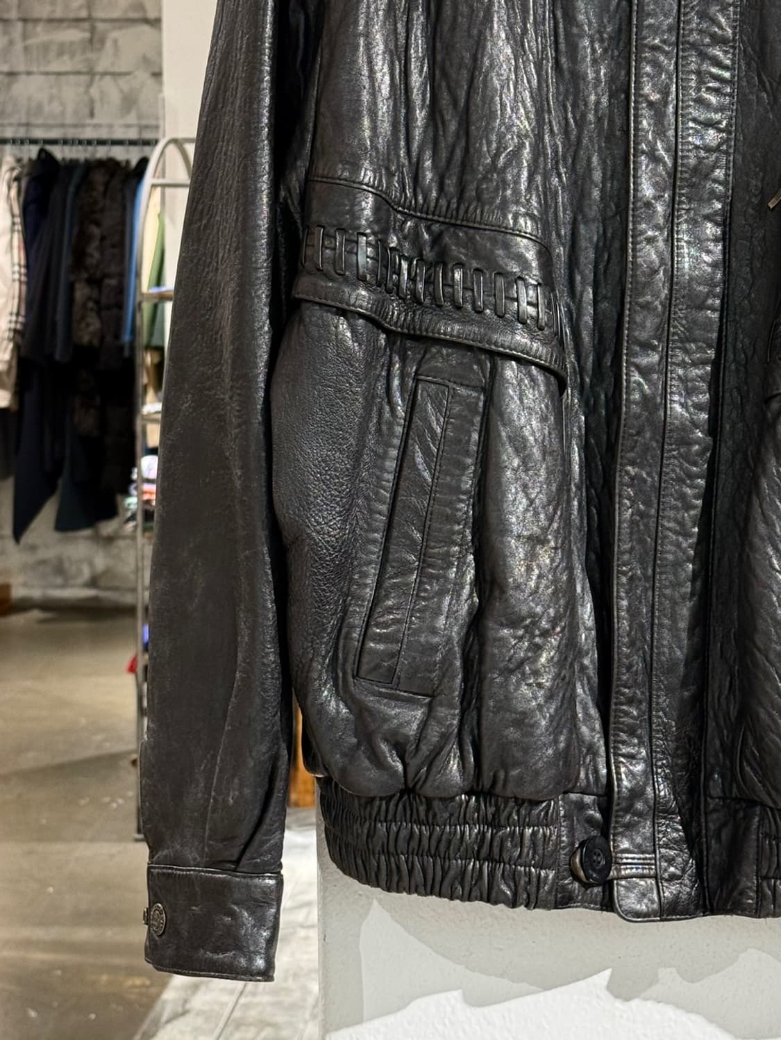 진도 딥브라운 램스킨 레더 봄버 자켓 상품이미지4