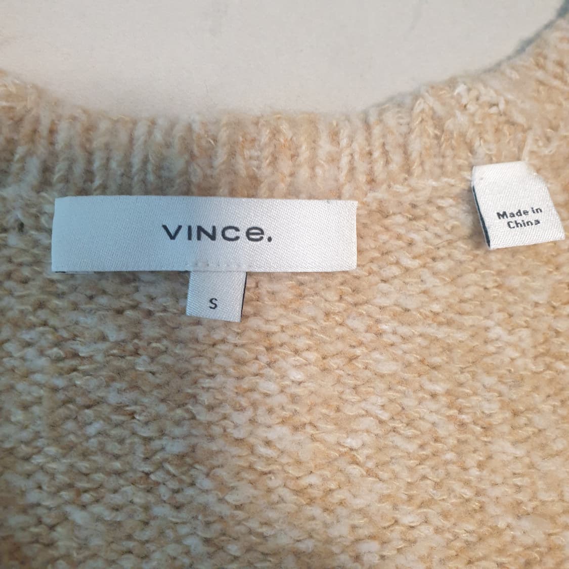 빈스 브이넥 니트 스웨터 엘로우 베이지 상품이미지5
