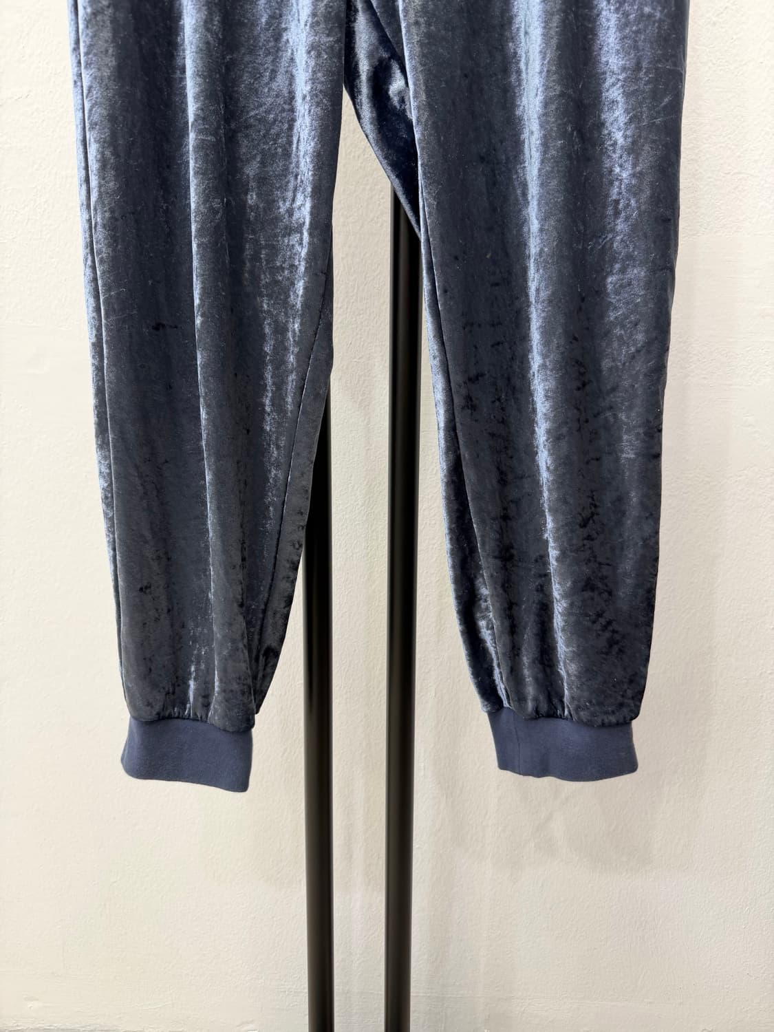 정품) 나이키 여성 벨벳 조거팬츠 L 상품이미지4