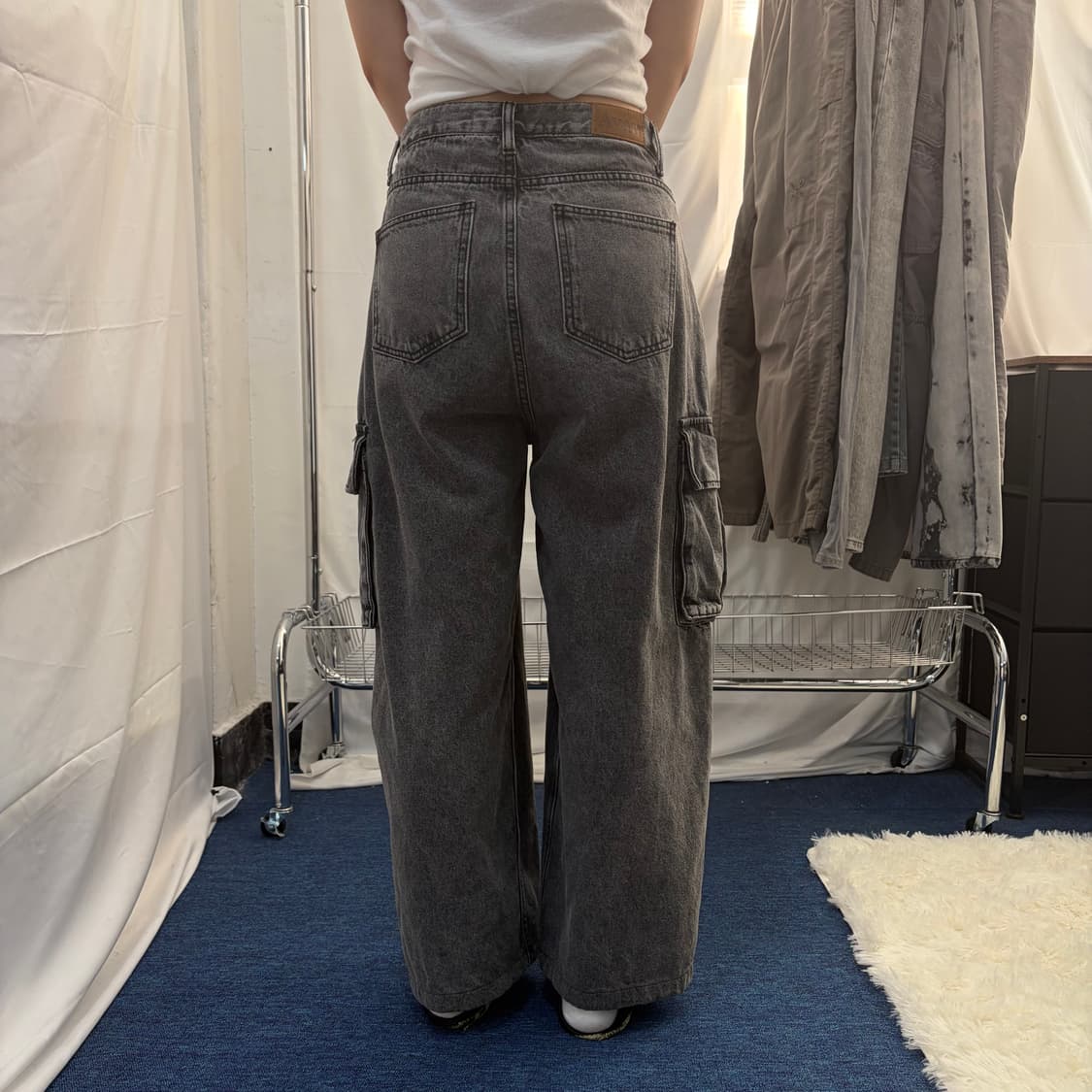 워시드 블랙 데님 카고 팬츠 상품이미지2