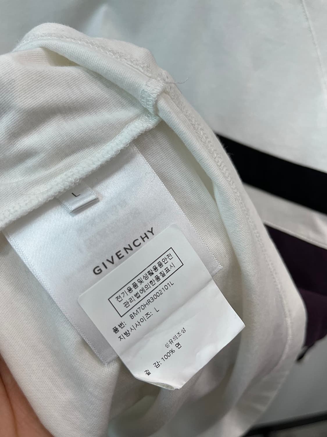 100) 지방시 신형 라운드티  상품이미지7