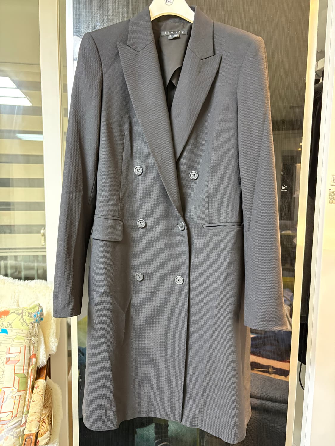 띠어리 블랙더블자켓 상품이미지1