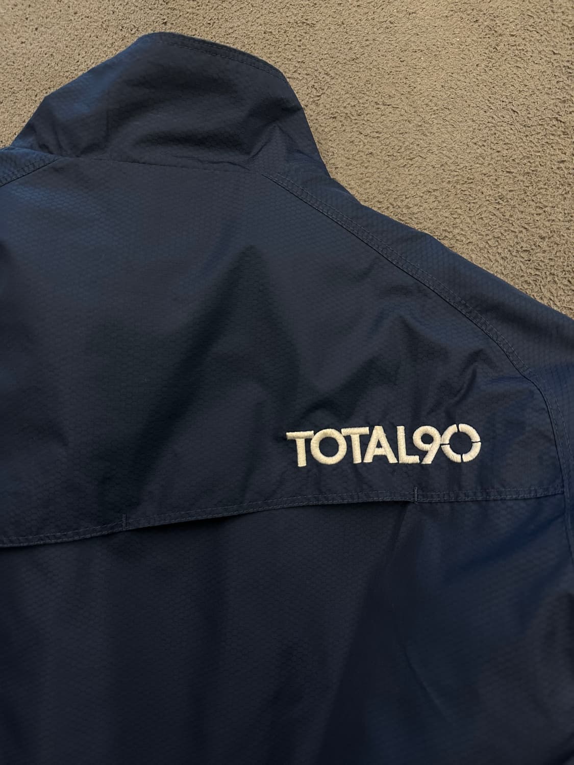 나이키 올드스쿨 스톰핏 토탈90 바람막이 처분  상품이미지4