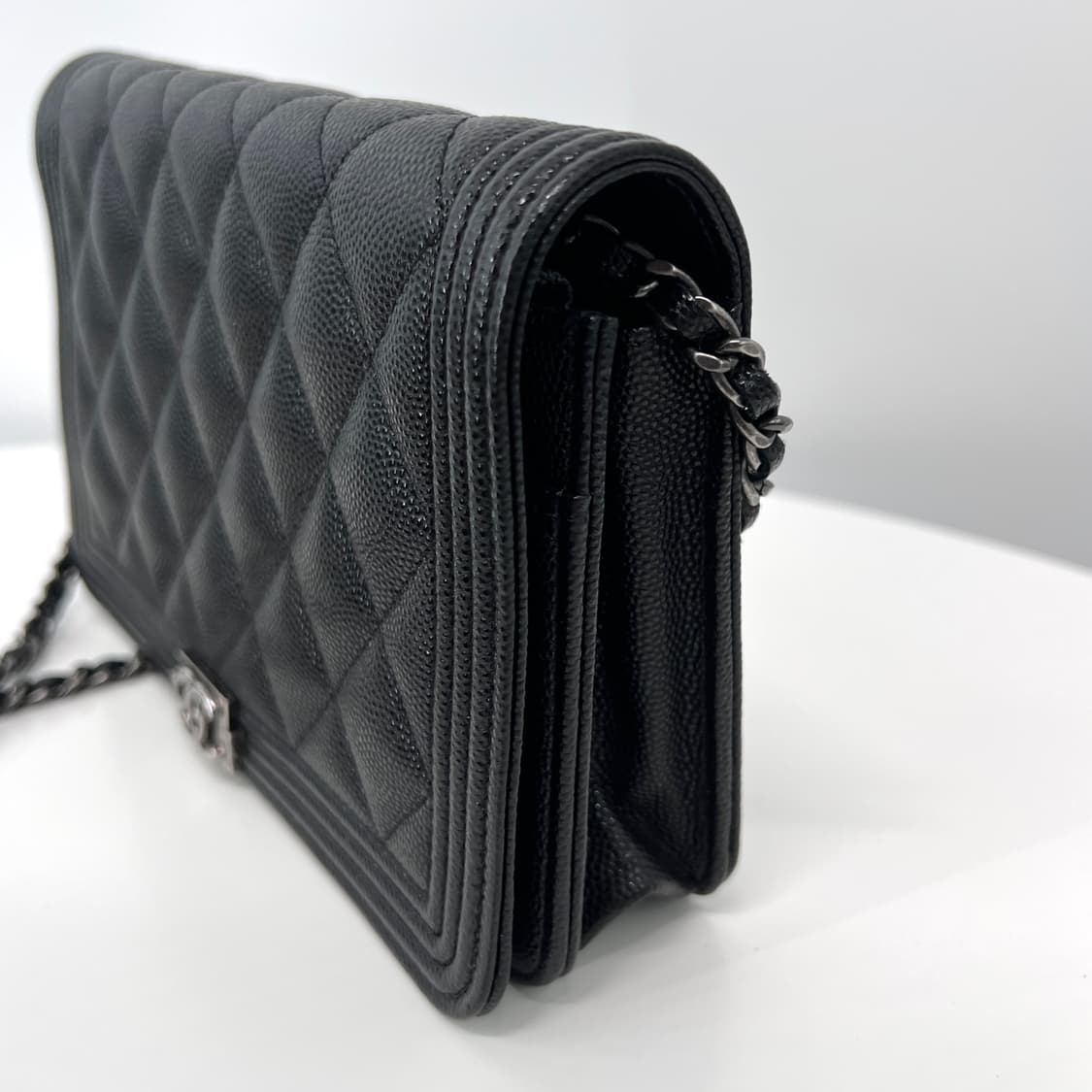 샤넬 캐비어 보이 WOC 크로스백 블랙 (A80287) 상품이미지6