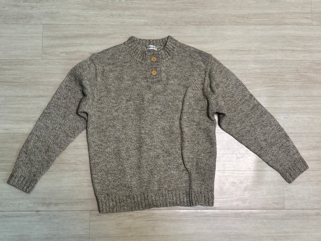 오트밀 브라운 투버튼 니트 상품이미지1