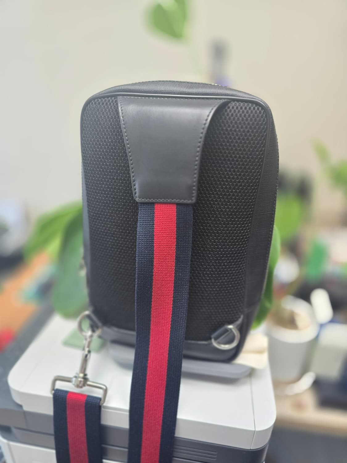 구찌 GG 슈프림 크로스백 상품이미지2