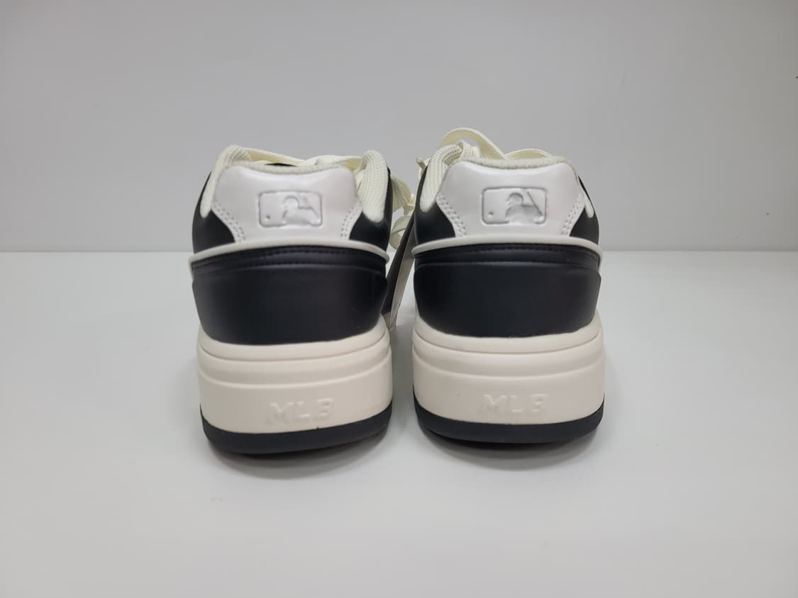 새상품)MLB 청키라이너 뉴욕양키즈 스니커즈 운동화 / 남 275 흰검
 상품이미지6