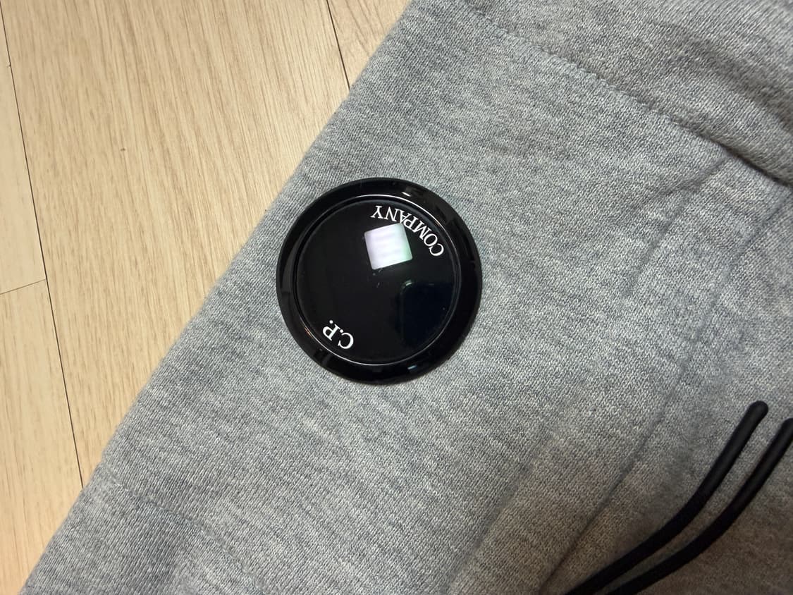 CP company 맨투맨 그레이 22FW 상품이미지3