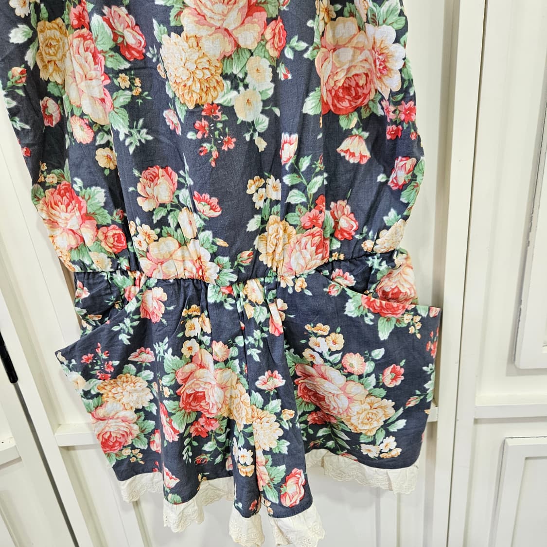 세실맥비(CECIL McBEE) 플라워 레이스 점프수트 상품이미지3