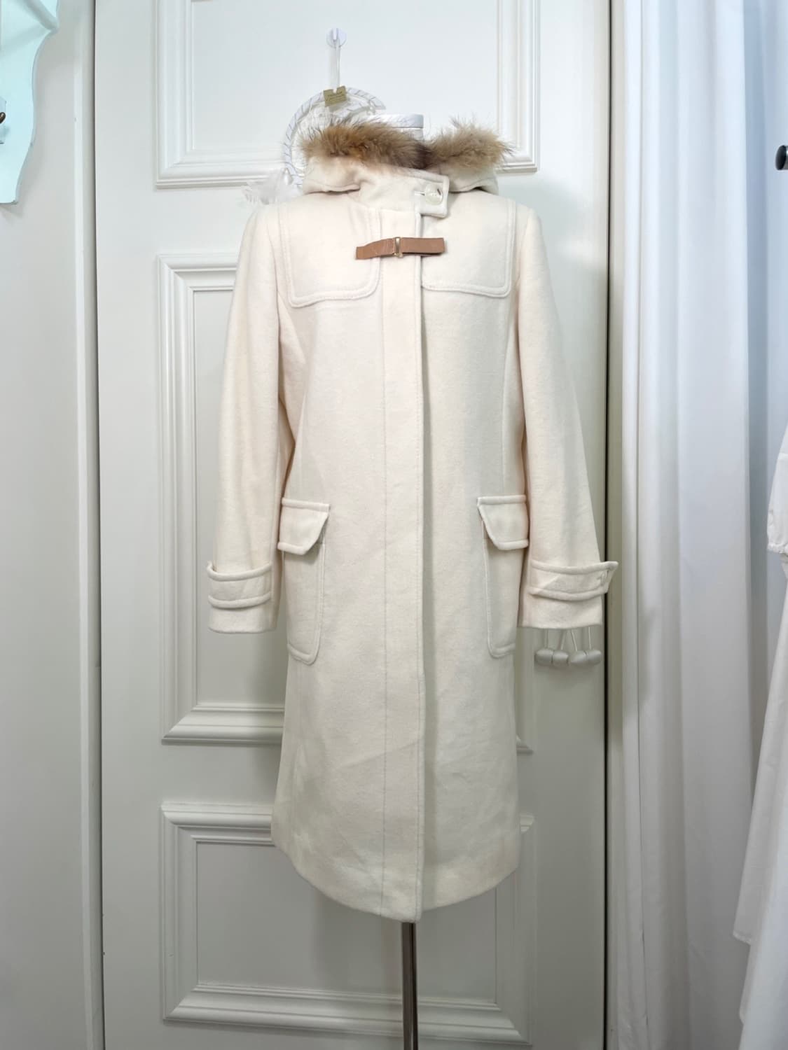 cream closed point racoon fur warm coat 상품이미지1