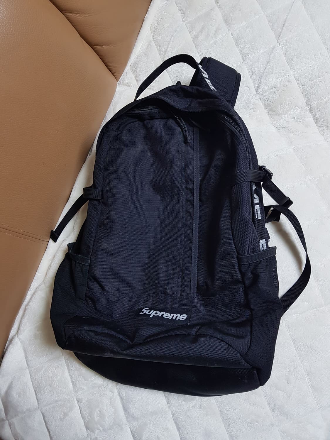 슈프림 백팩 블랙 18SS 상품이미지1