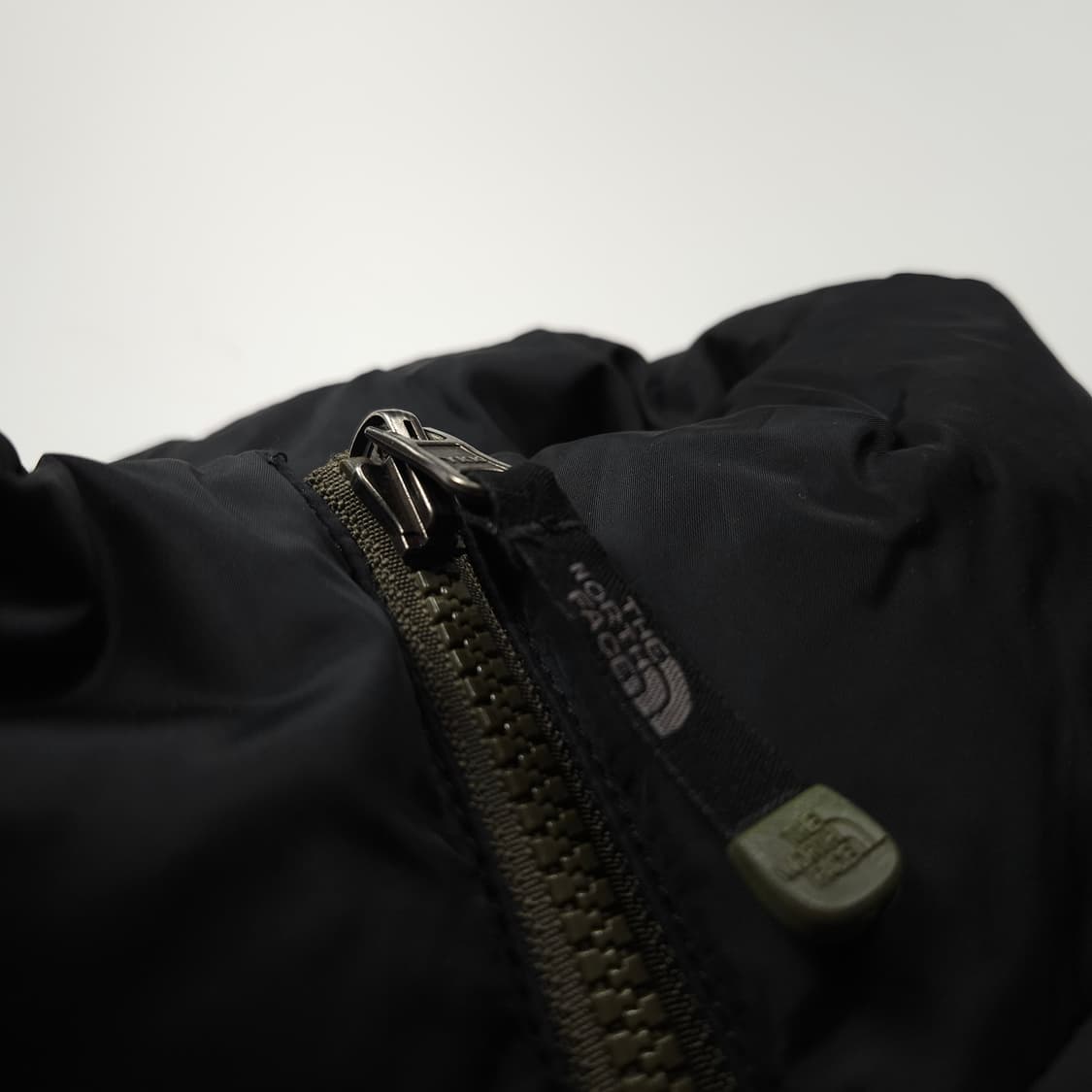 노스페이스 레트로 눕시 다운 푸퍼 패딩 올리브 상품이미지6