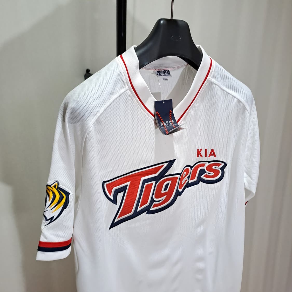 (새제품) 기아타이거즈 네포스 셔츠형 홈 유니폼 105 B571 상품이미지2