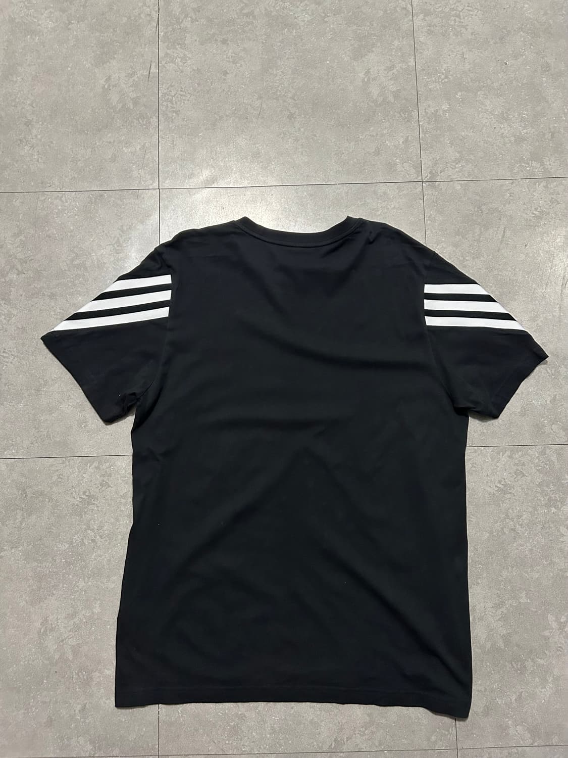 아디다스  오리지널 미드로고 코튼 숏슬리브  티셔츠  105size   상품이미지7