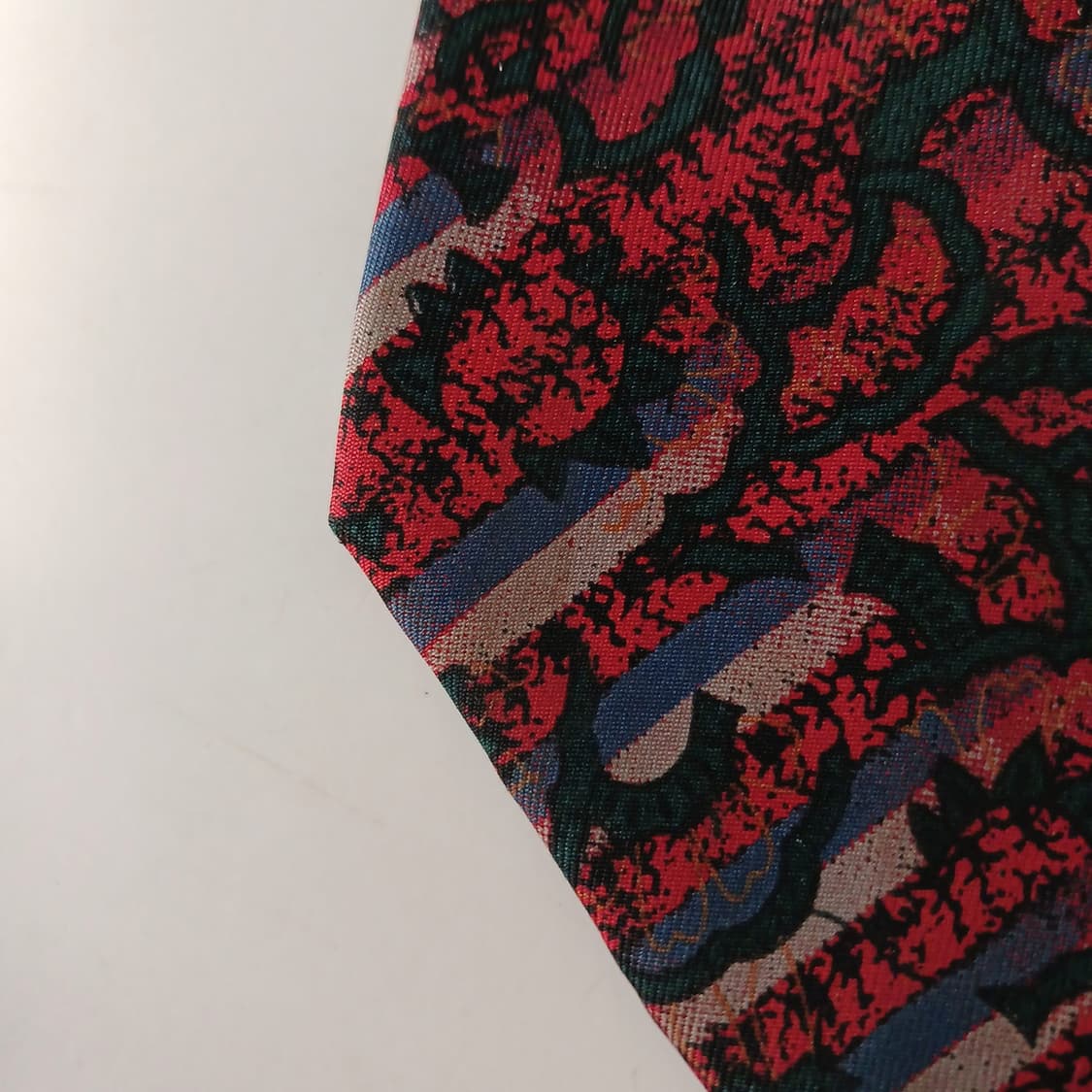 발망 실크 레드 패턴 넥타이 8.4cm B등급 A19362
 상품이미지7