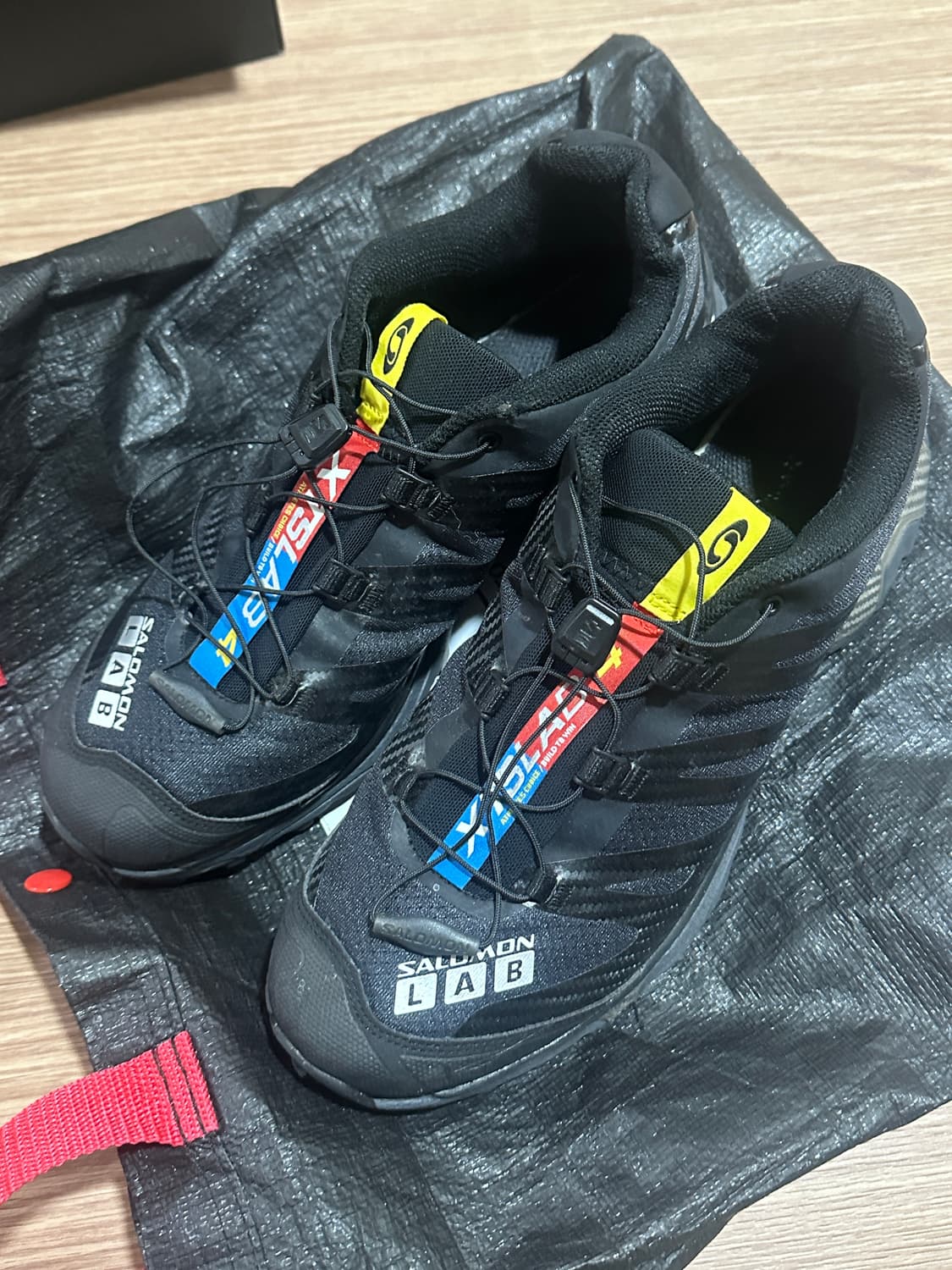 살로몬 xt-4 블랙실버 메탈릭 팝니다(280) 상품이미지1