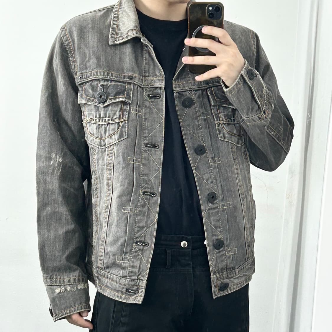 Shane Jeans 흑청 데미지 데님 자켓 상품이미지3