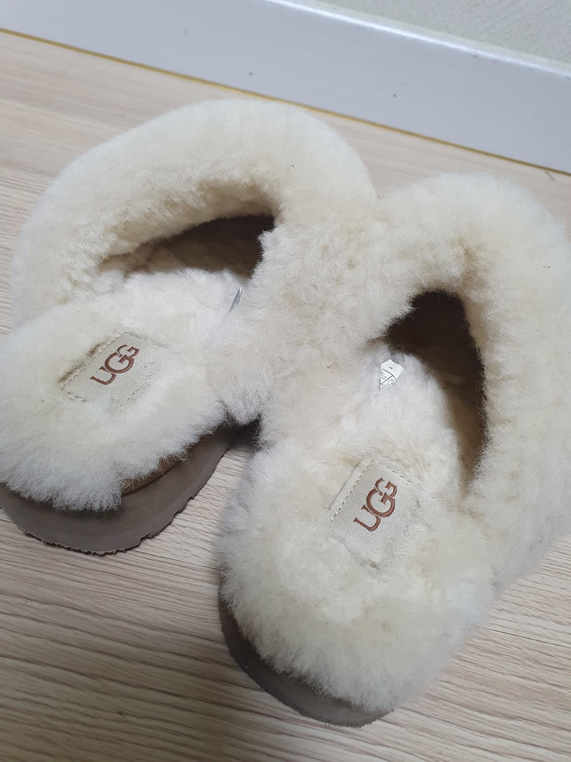 어그 디스케트 털 슬리퍼 250 상품이미지8