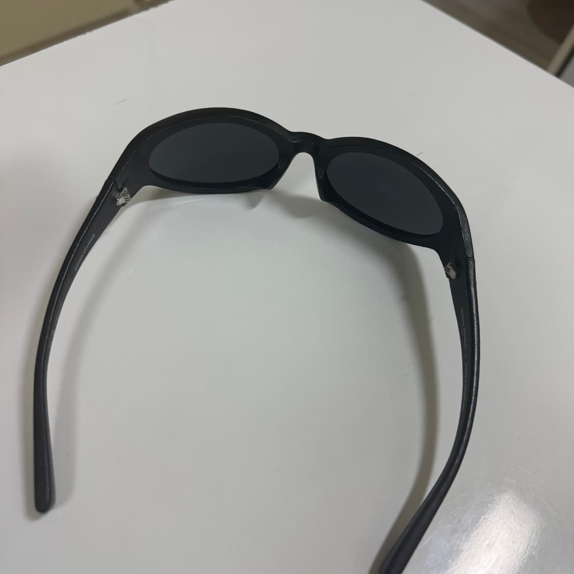 젠틀몬스터 마르지엘라 mm104 레더 선글라스 판매합니다. 상품이미지3