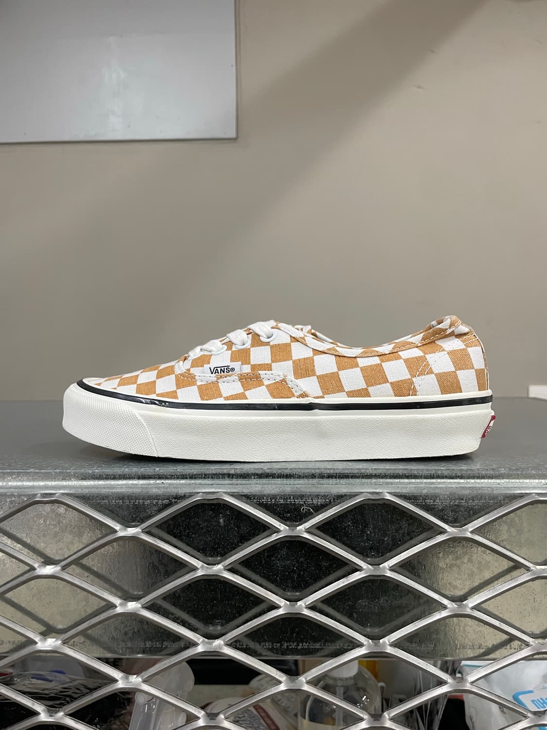 반스 어센틱 44 DX 오렌지 화이트 235 상품이미지1