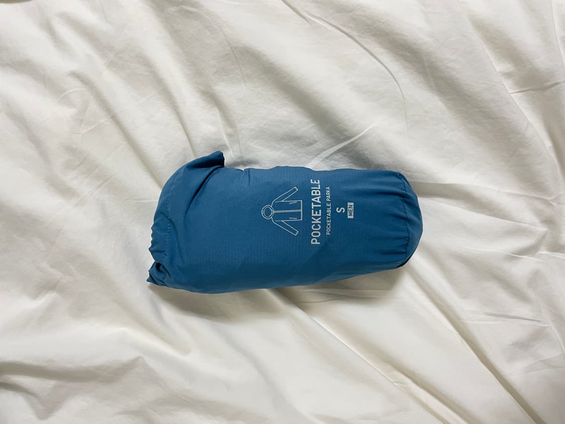 유니클로 바람막이 포켓터블 uv파카 블루 상품이미지5