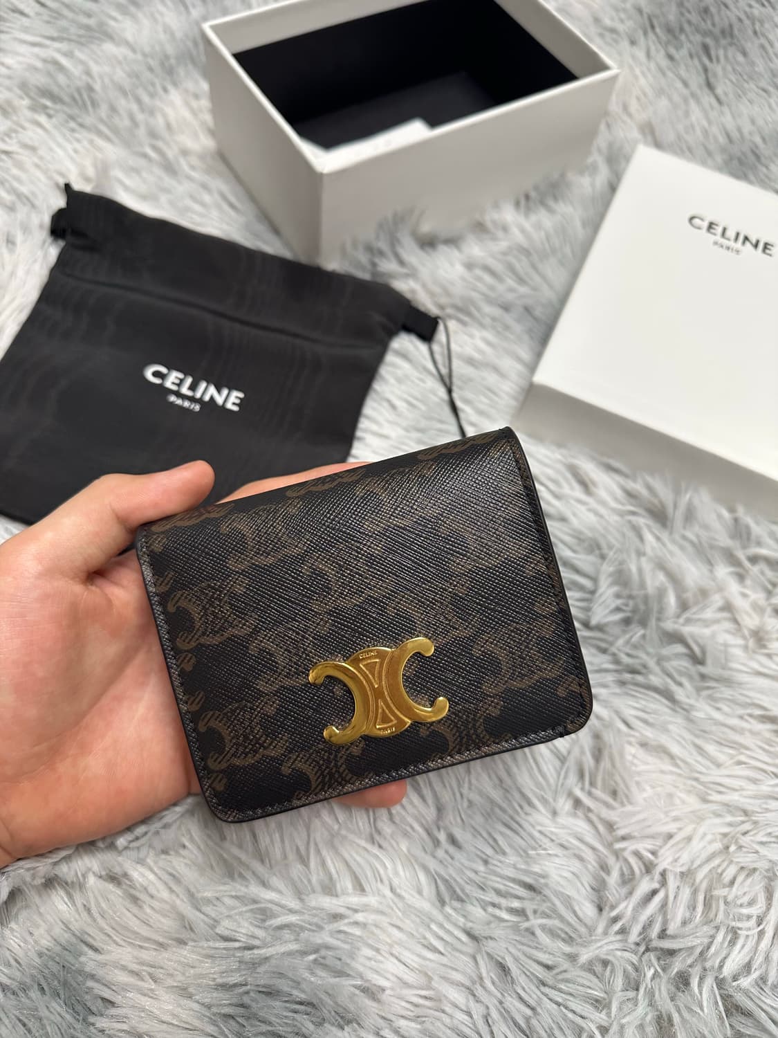 (새상품급) 셀린느 트리옹프 컴팩트 지갑 (크림) 상품이미지2