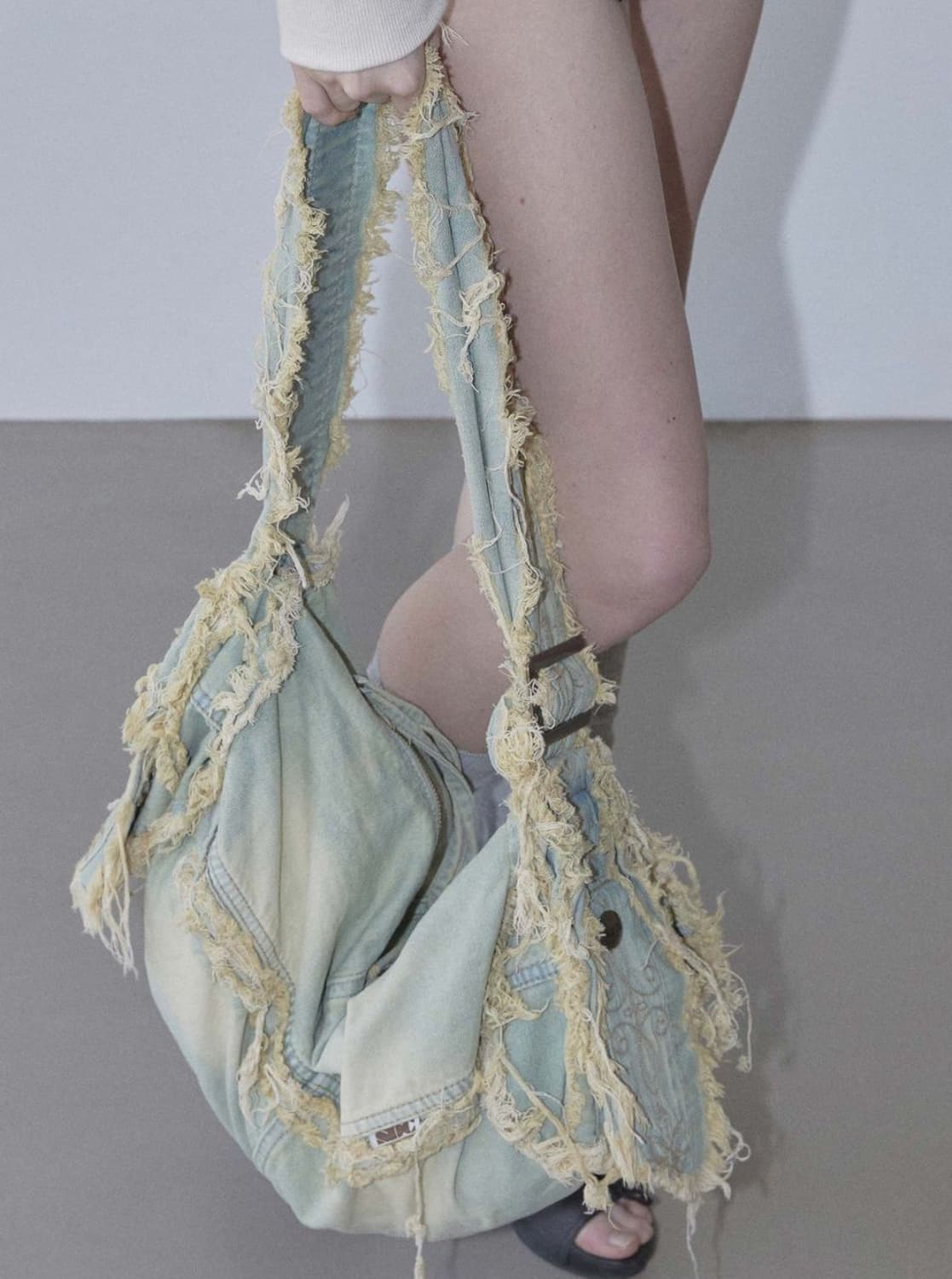 [새상품] 스컬프터 디스트로이드 데님 더플백 라이트블루 상품이미지2