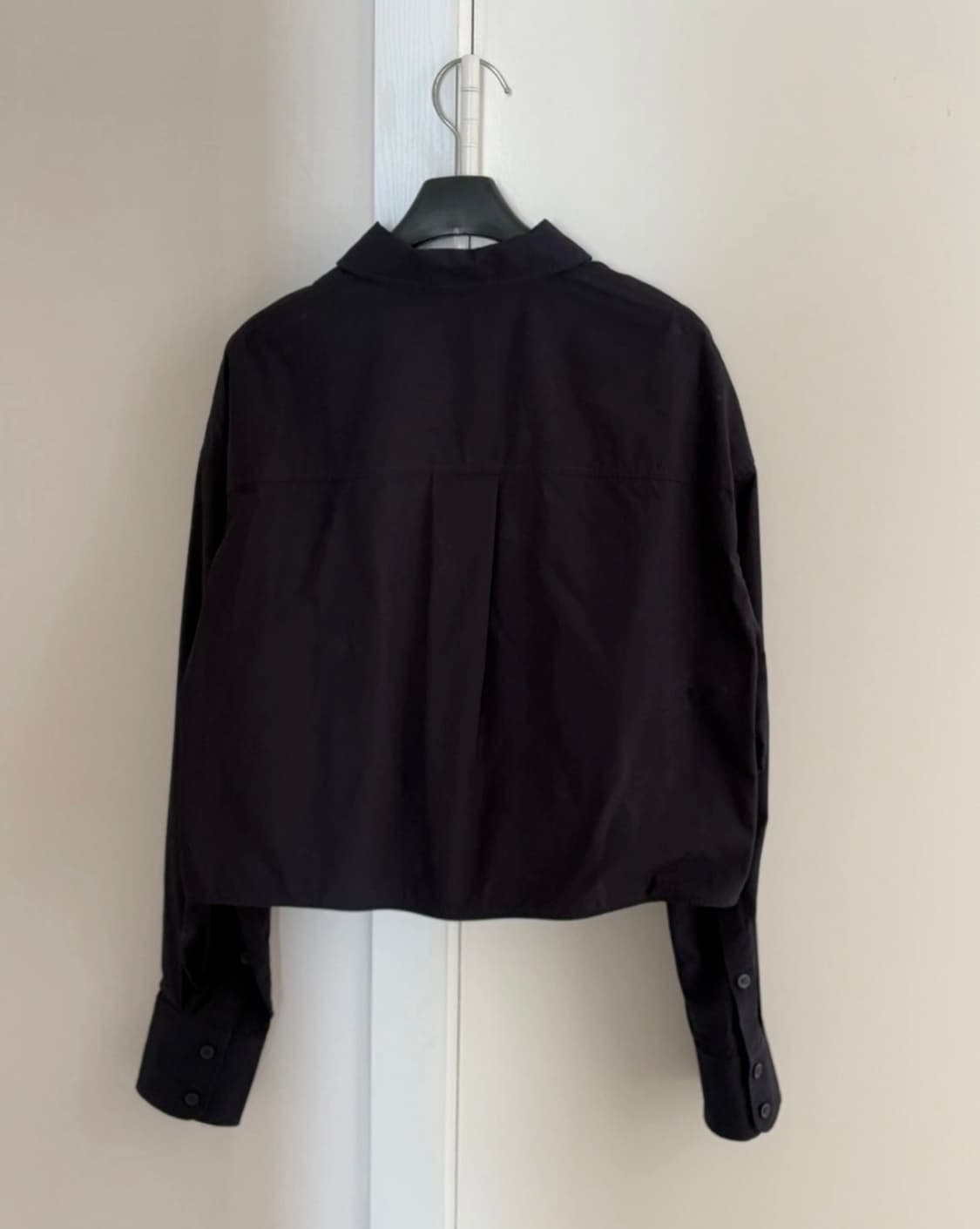 COS EU34사이즈 네이비 크롭셔츠 상품이미지4