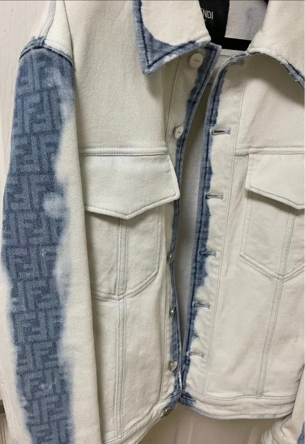 [미개봉 새상품] 펜디 23 FF로고 블리치드 데님 자켓 46사이즈 상품이미지4