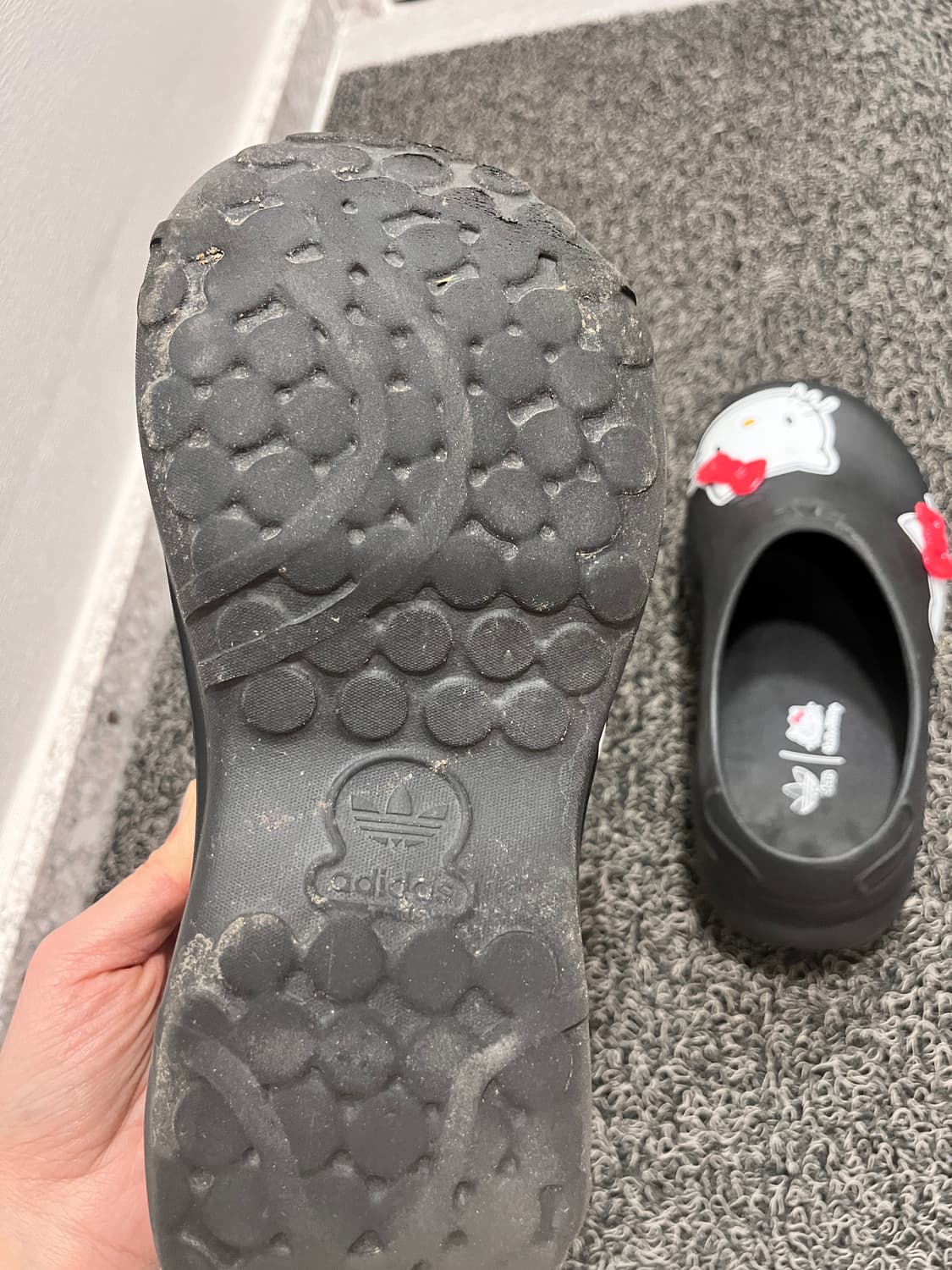 아디다스 헬로키티 아디폼 키티 블랙 235 뮬 상품이미지3