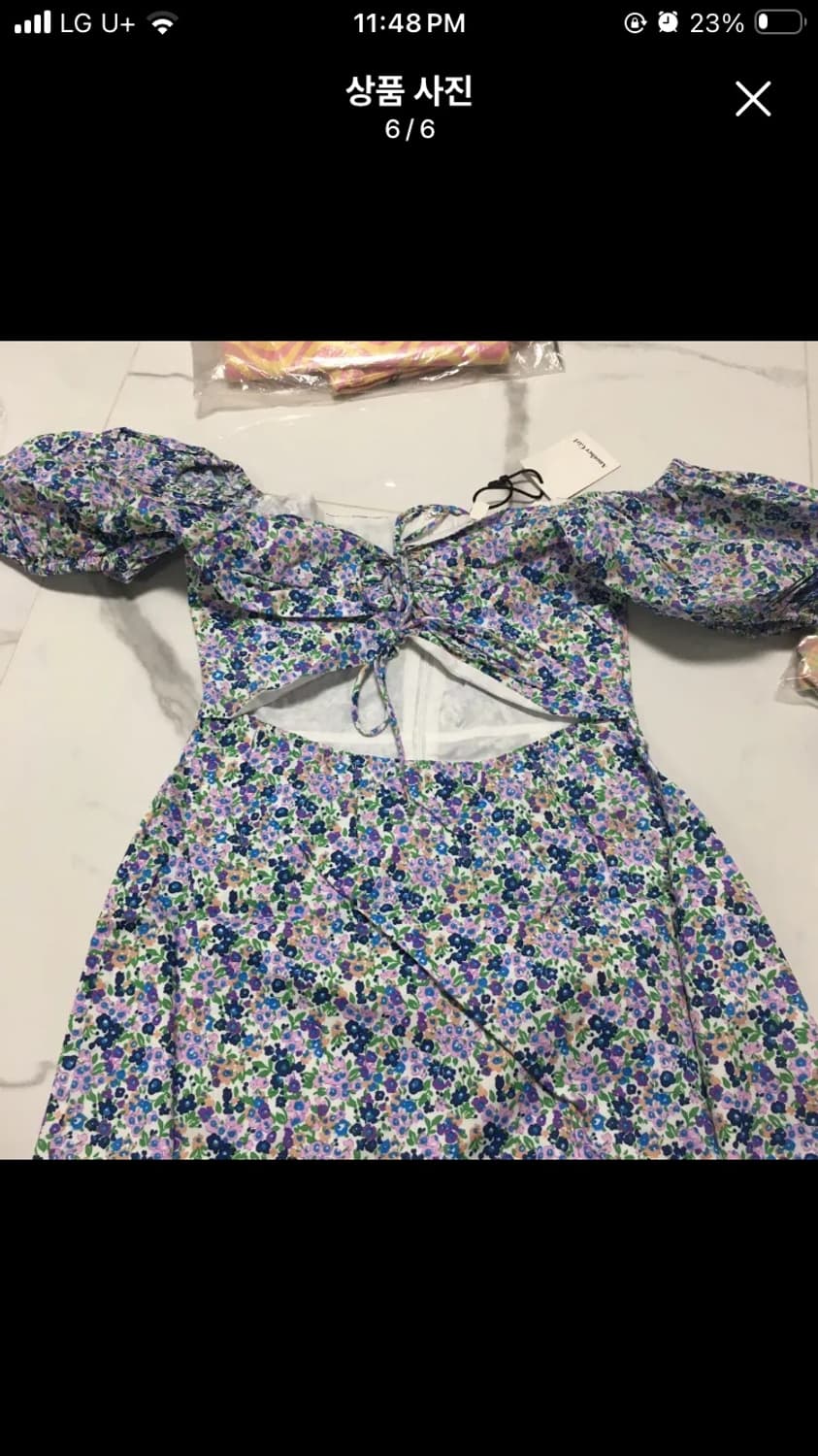 어나더걸 피커부 퍼프 미니 드레스 플로럴 타이 프론트 컷아웃 상품이미지5