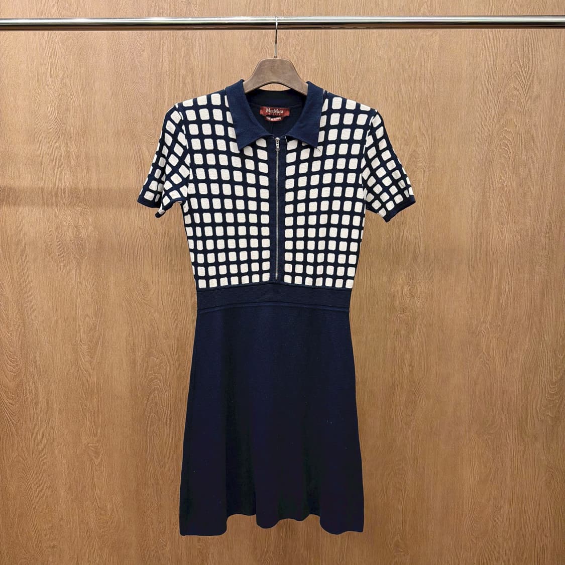 막스마라 니트 롱원피스 반팔 카라 집업 스퀘어 체크 패턴 디테일 네이비 상품이미지2