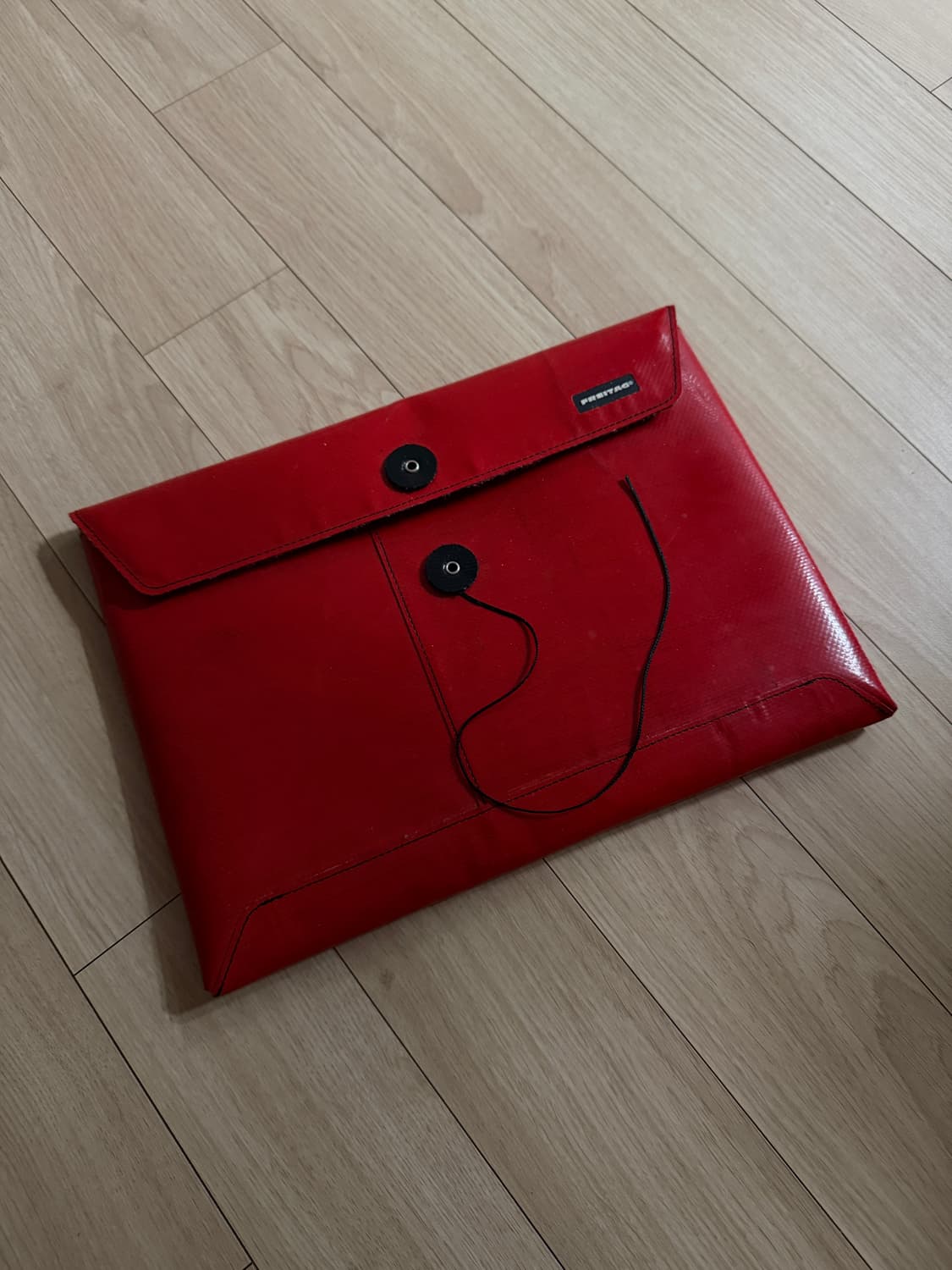 프라이탁 F411 레드 아이패드 맥북 케이스 상품이미지1